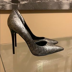 Black and Silver snake print pumps